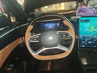 Geely Galaxy L7