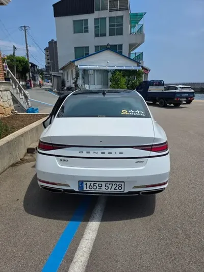 Genesis G90