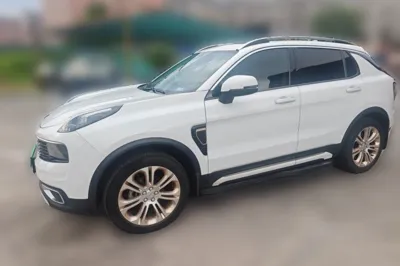 Lynk & Co 01
