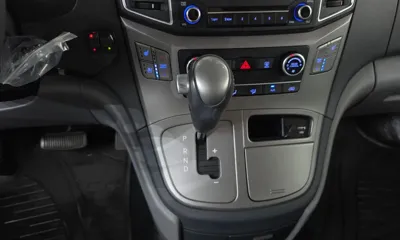Hyundai Starex