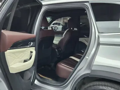Geely Xingyue L