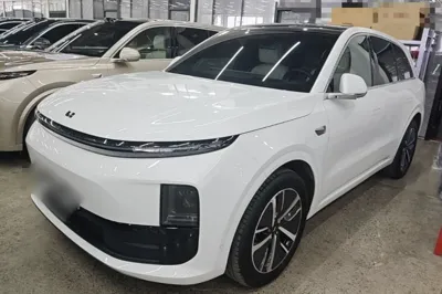 Li Auto L6