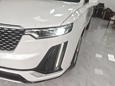 Cadillac XT6