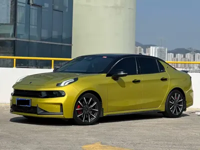 Lynk & Co 03