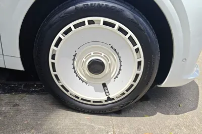 Li Auto L6