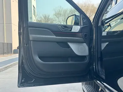 Lincoln Navigator
