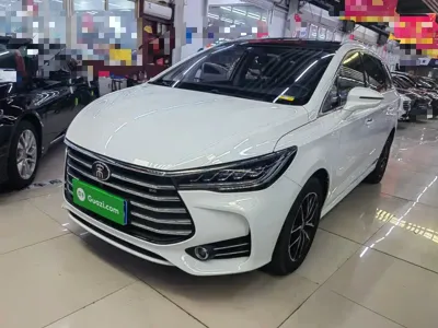 BYD MAX