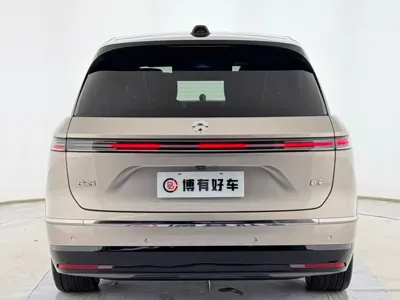 Nio ES8