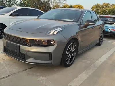 Lynk & Co 03
