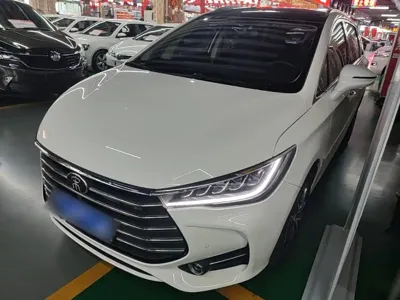 BYD MAX