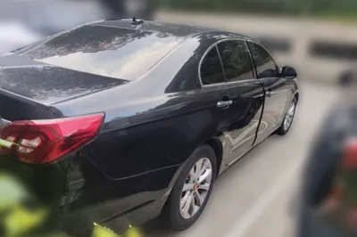 Hongqi H7