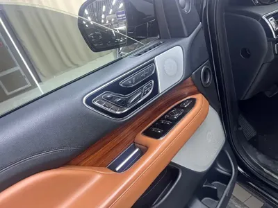 Lincoln Navigator