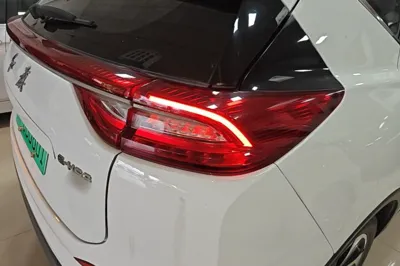 Hongqi E-HS3