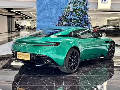 Aston Martin DB11