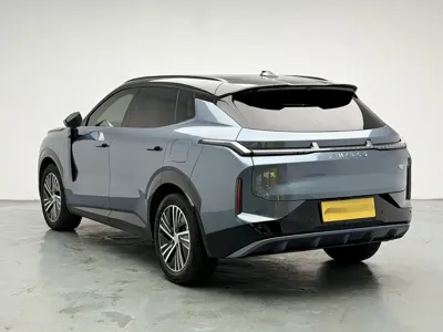 Lynk & Co 08 EM-P