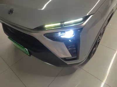 Nio ES8