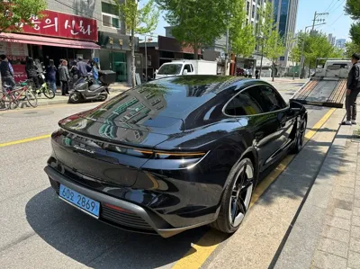 Porsche Taycan