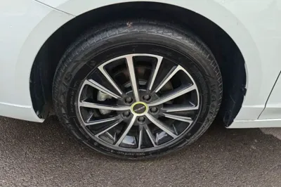 Roewe i5