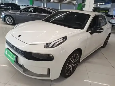Lynk & Co 03