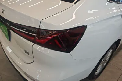Roewe i5