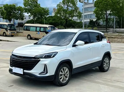 BAIC X3