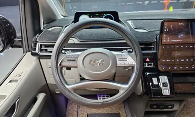Hyundai Staria