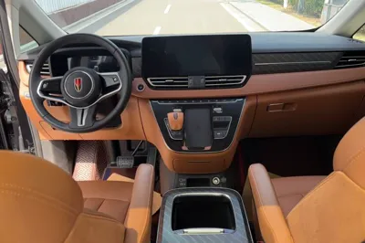 Hongqi HQ9