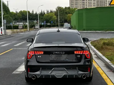 Lynk & Co 03