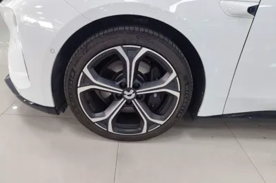 Nio ET5