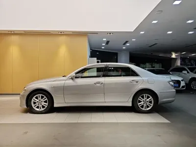 Toyota Reiz