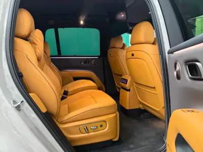 Li Auto 理想i8