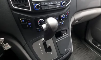 Hyundai Starex