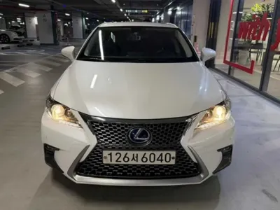 Lexus CT200h