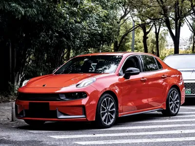 Lynk & Co 03