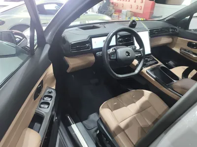 Nio ES8
