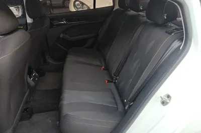 Roewe i5