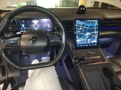 Nio ES8