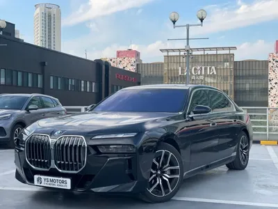 BMW 7-Series