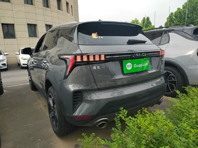 Lynk & Co 06