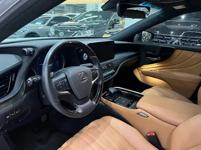 Lexus LS