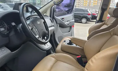 Hyundai Starex