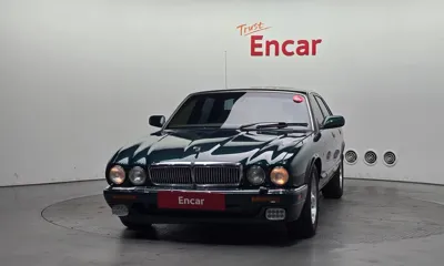 Jaguar XJ-6