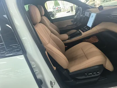 Nio ES8