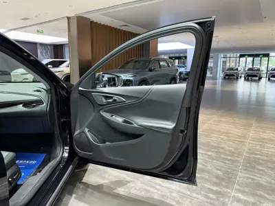 Chevrolet Malibu XL