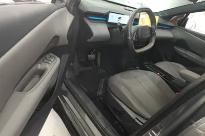 Lynk & Co Z20