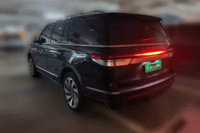 Lincoln Navigator