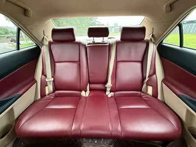 Toyota Reiz