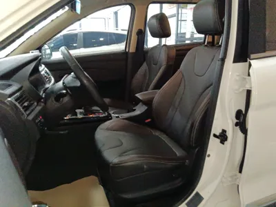 Dongfeng Fengon 370