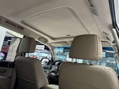 Mitsubishi Pajero (Import)