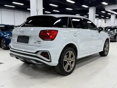 Audi Q2L